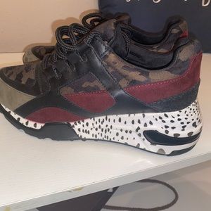 Steve Madden Sneakers